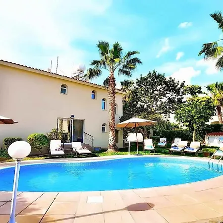 Beautiful 4 Bedroom 코럴베이