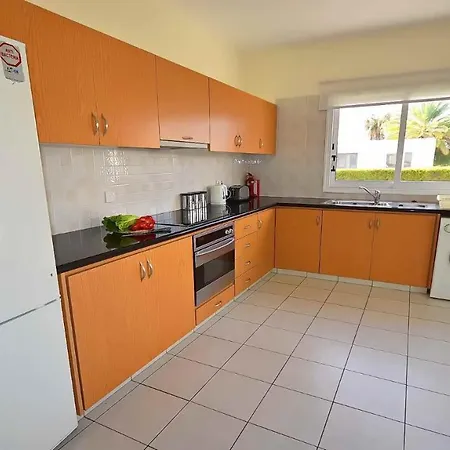 Beautiful 4 Bedroom Villa Coral Bay