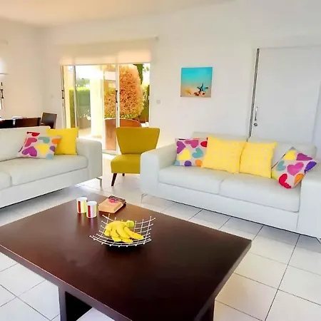 Beautiful 4 Bedroom *